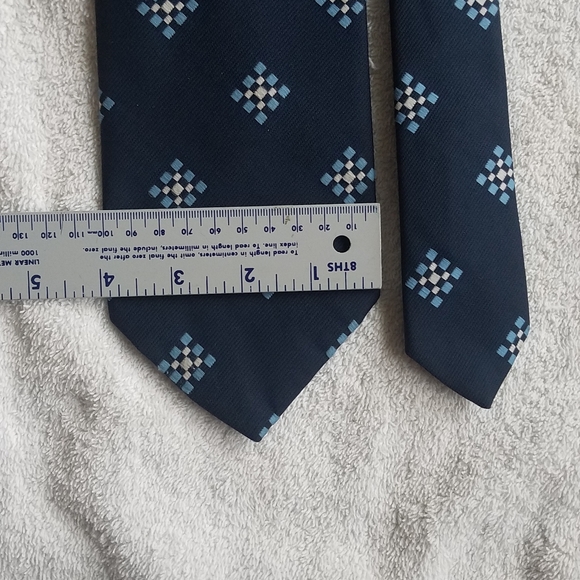 Gimbels by Prince Igor Burma Necktie / Suit Tie in Dark Blue with Squares - Picture 14 of 14